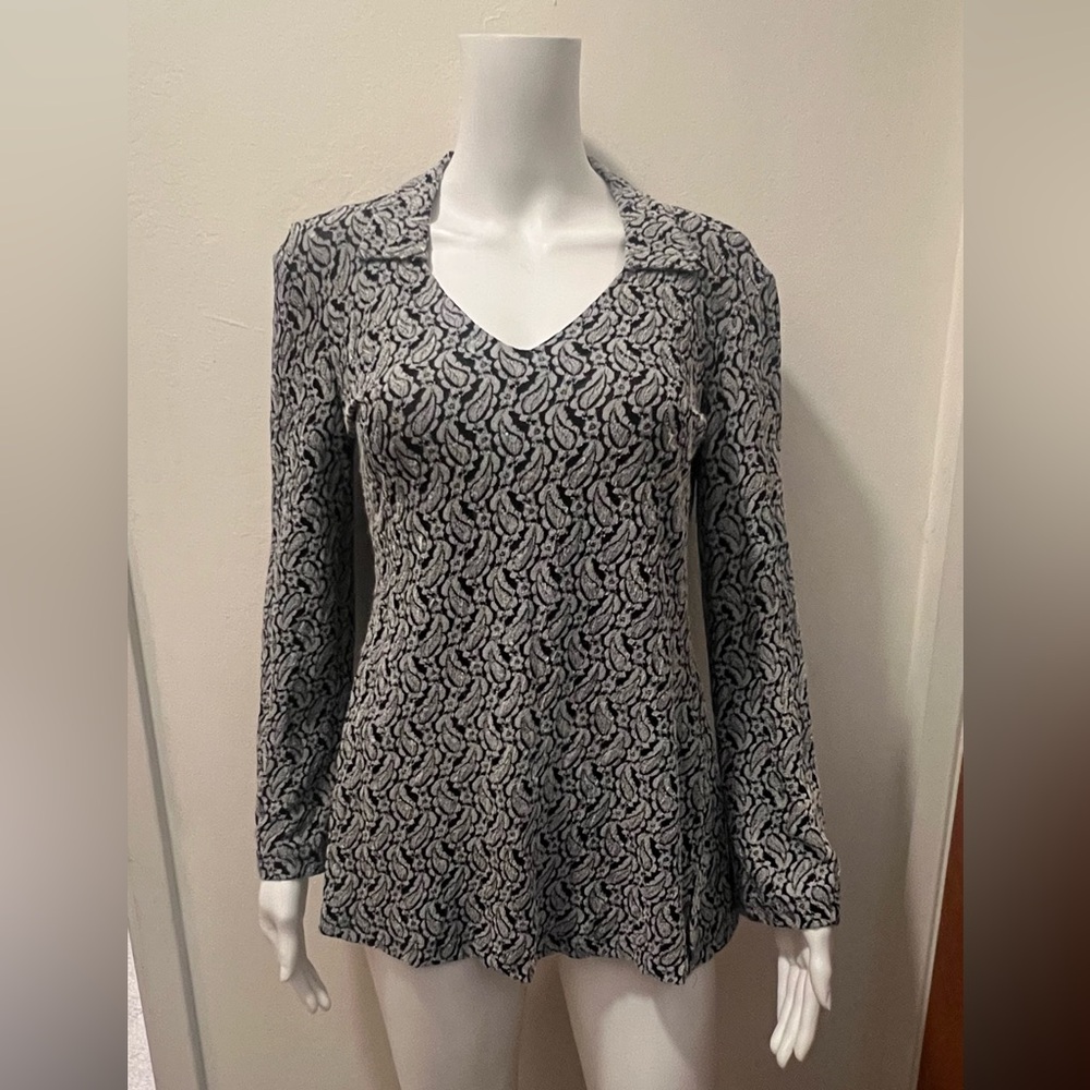 Vintage Black and Gray Lace-like Women's Long Sleeve Knit Blouse